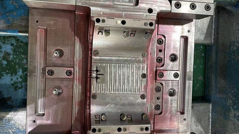 医疗双色模具表面处理要求解析