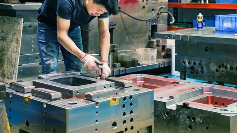 小型汽车五金模具加工：关键工艺与选型要点