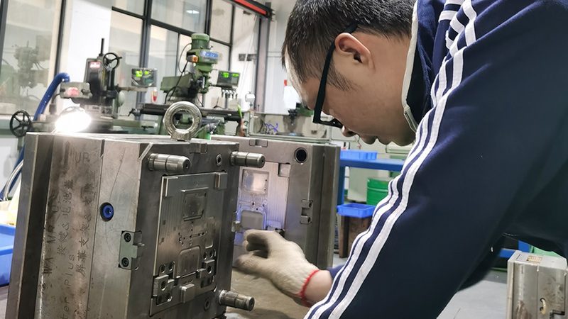 小型模具加工厂注意事项：从选材到交付的全程解析