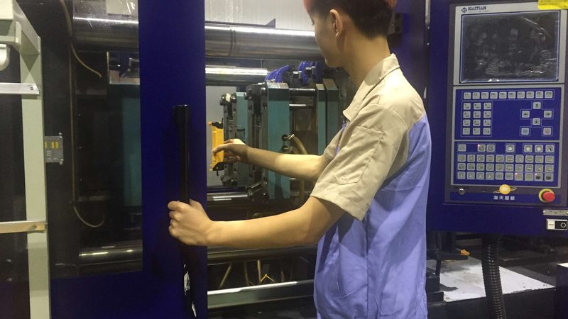 冲压模具加工材质选型的关键因素